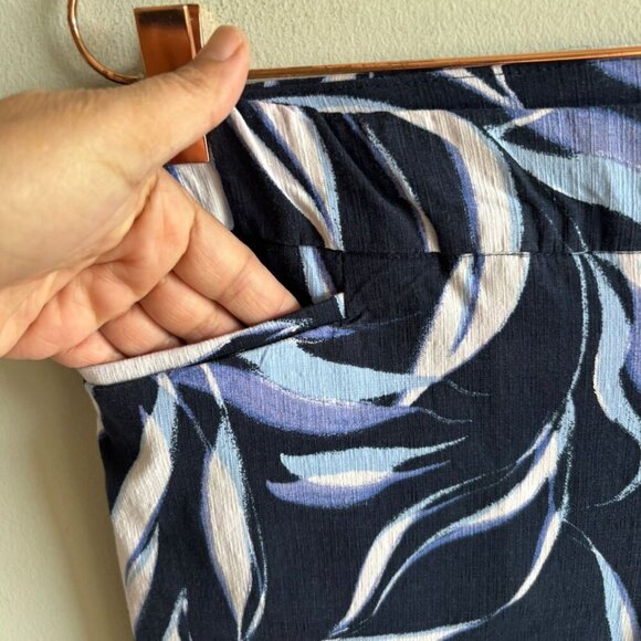 Chicos womens Tropical Printed Shorts Blue Size 3 - Picture 8 of 11